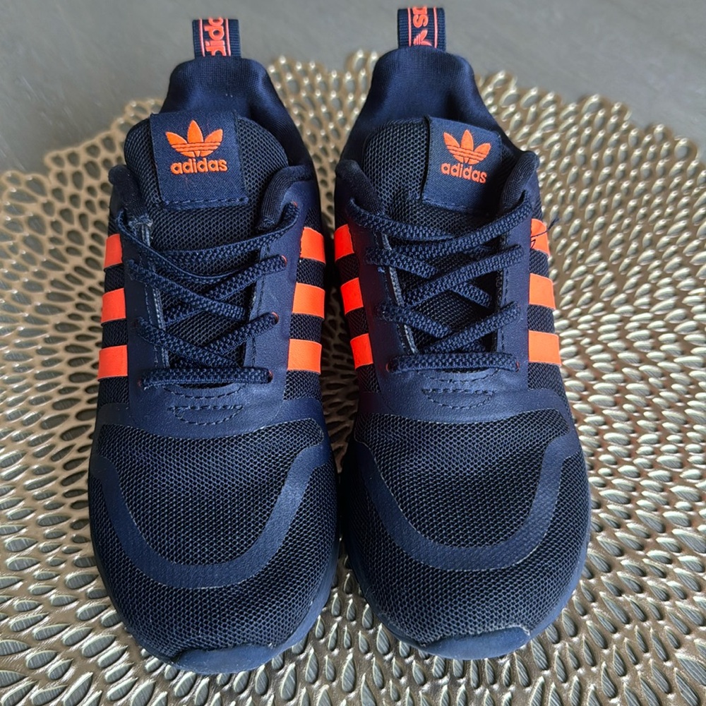 Girls Adidas Ortholite size 10 Like New. Used twice. Clean from all angles.